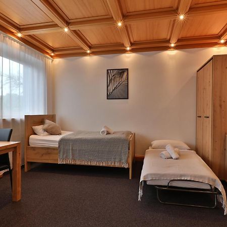Moderne Ferienwohnungen - Service Wie Im Hotel Goppingen Bagian luar foto