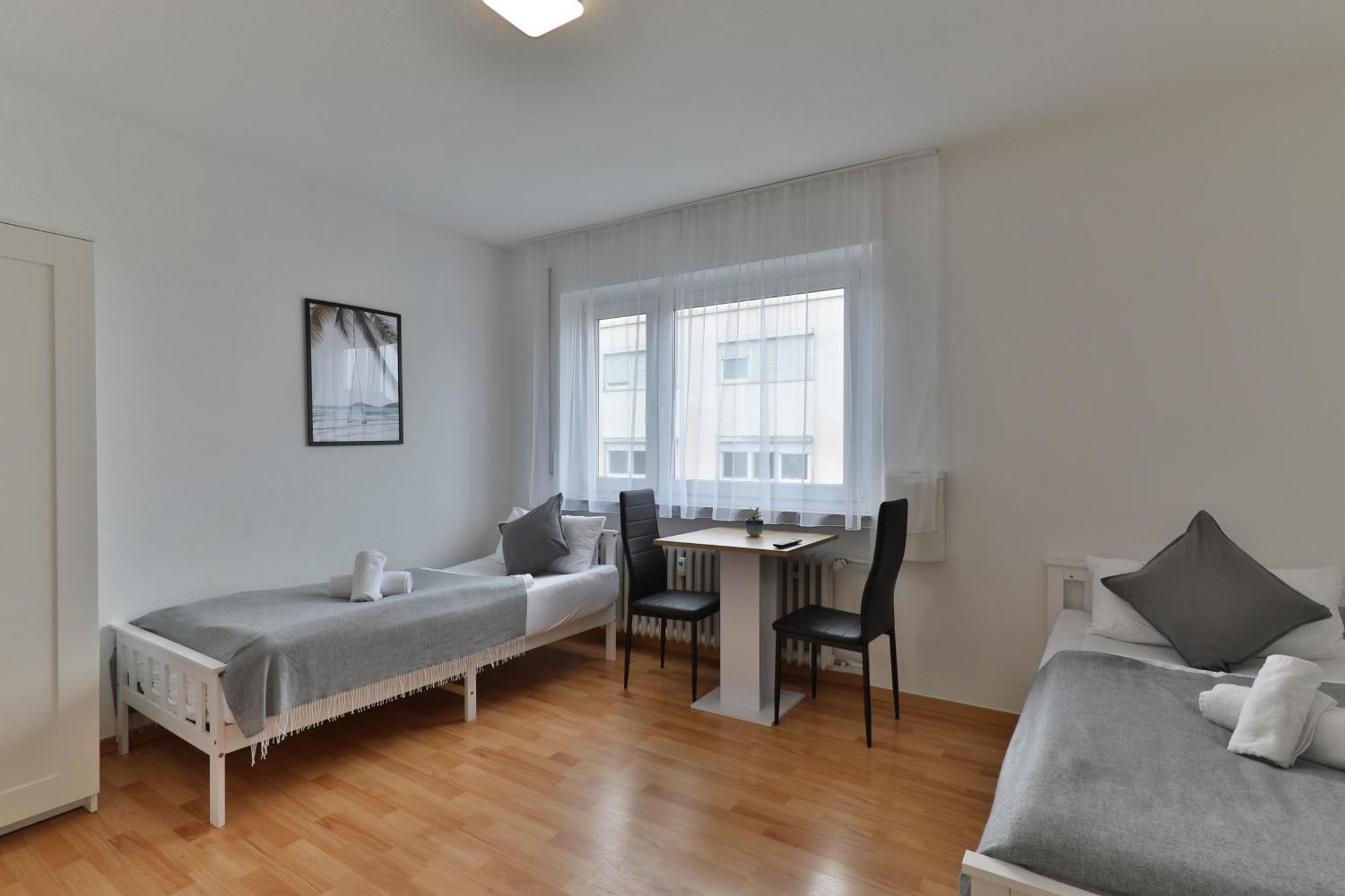 Moderne Ferienwohnungen - Service Wie Im Hotel Goppingen Bagian luar foto
