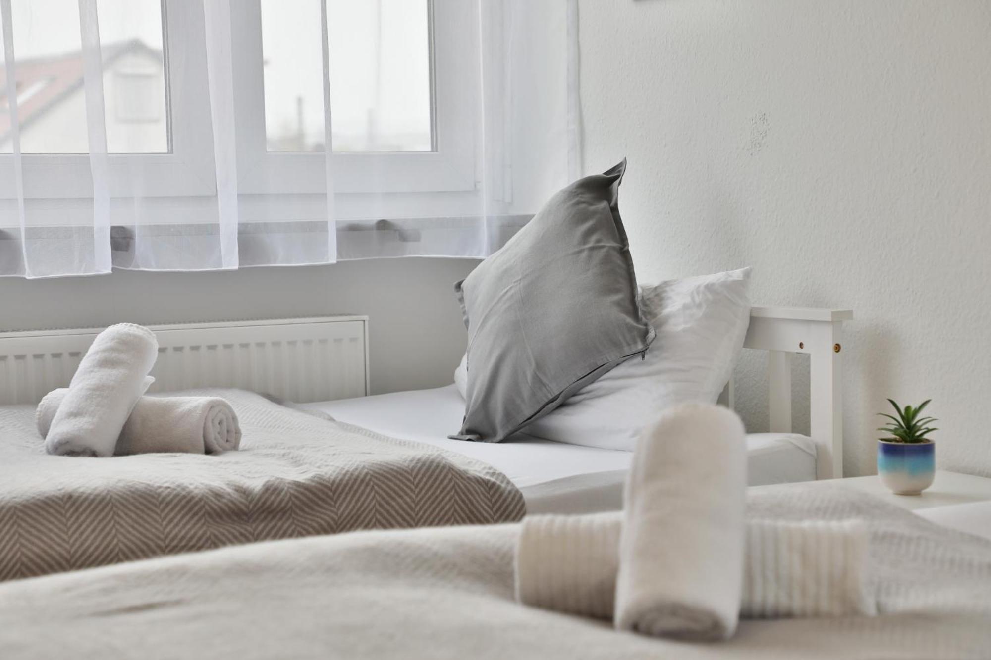 Moderne Ferienwohnungen - Service Wie Im Hotel Goppingen Bagian luar foto