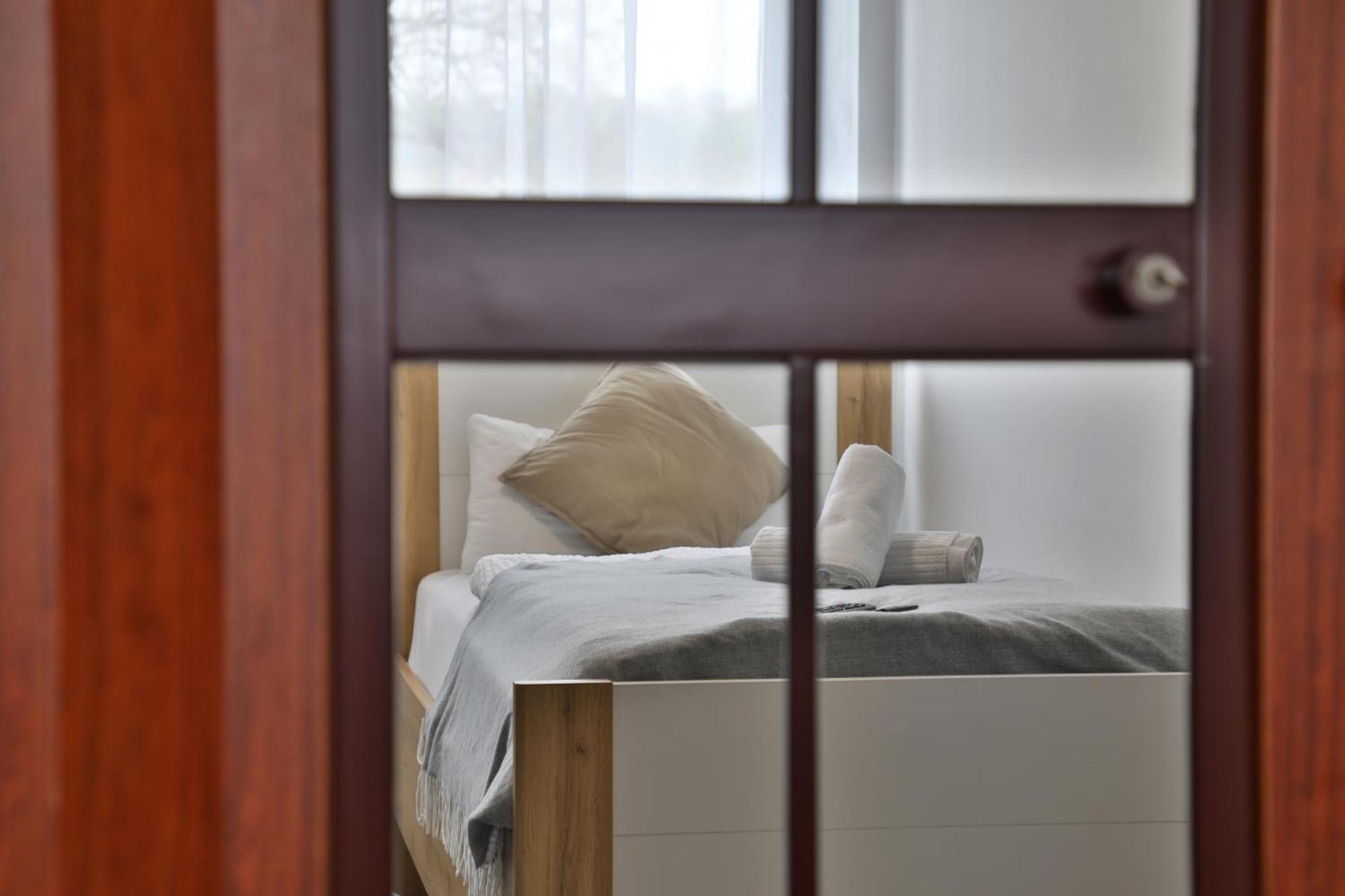Moderne Ferienwohnungen - Service Wie Im Hotel Goppingen Bagian luar foto