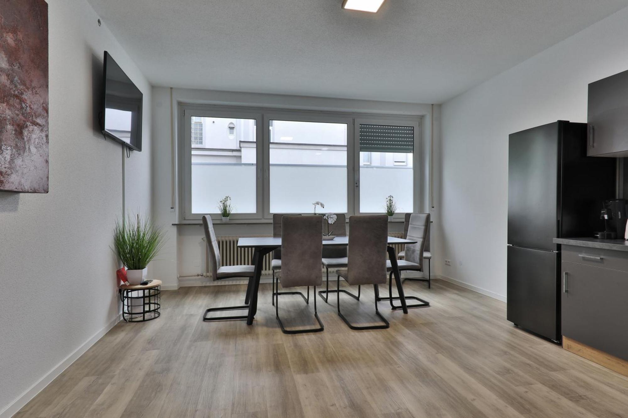 Moderne Ferienwohnungen - Service Wie Im Hotel Goppingen Bagian luar foto