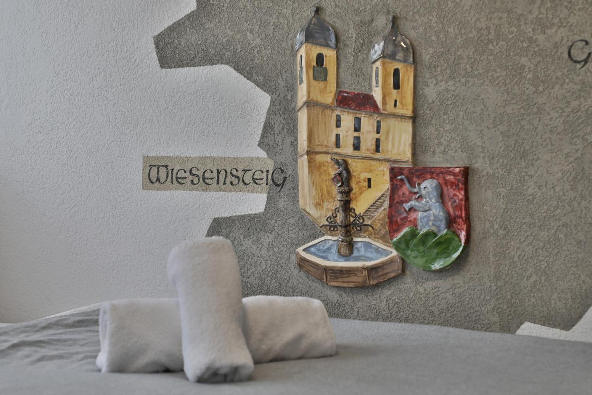 Moderne Ferienwohnungen - Service Wie Im Hotel Goppingen Bagian luar foto