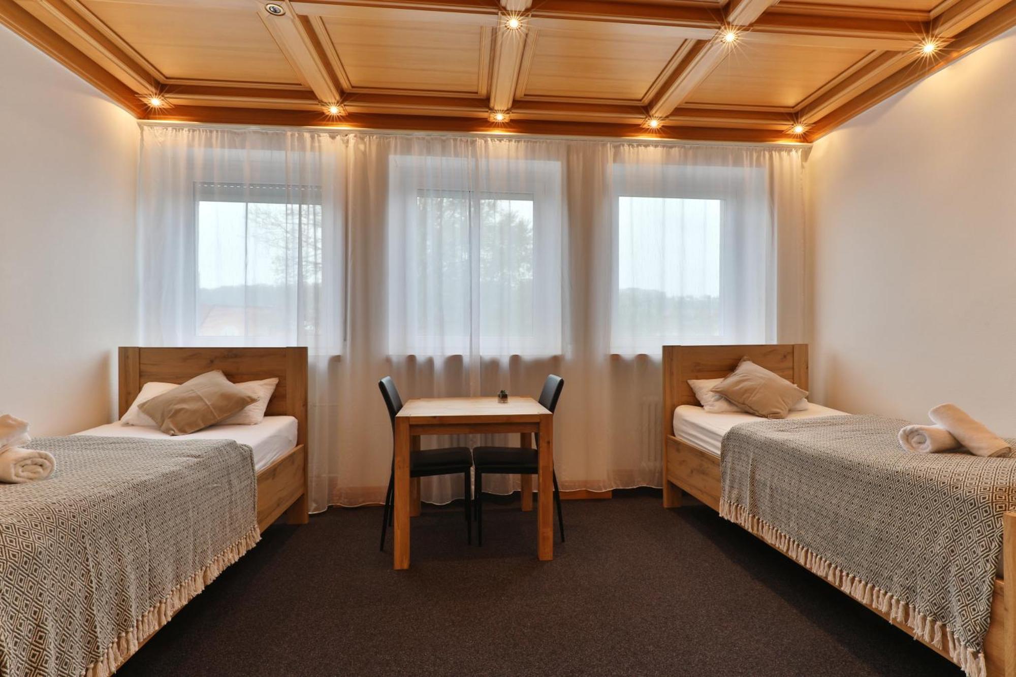 Moderne Ferienwohnungen - Service Wie Im Hotel Goppingen Bagian luar foto